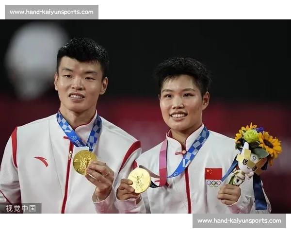 奥运冠军王懿律父亲节官宣喜得千金！黄东萍 “干妈” 上线送祝福